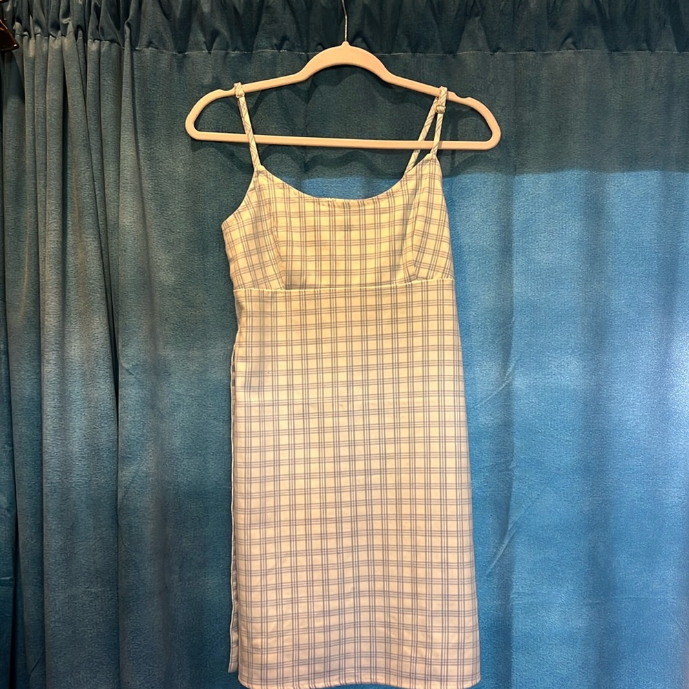 EUC Brandy Melville cute blue &white strappy mini dress perfect for summer